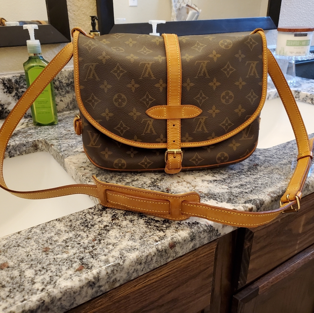 Louis vuitton saumur 30